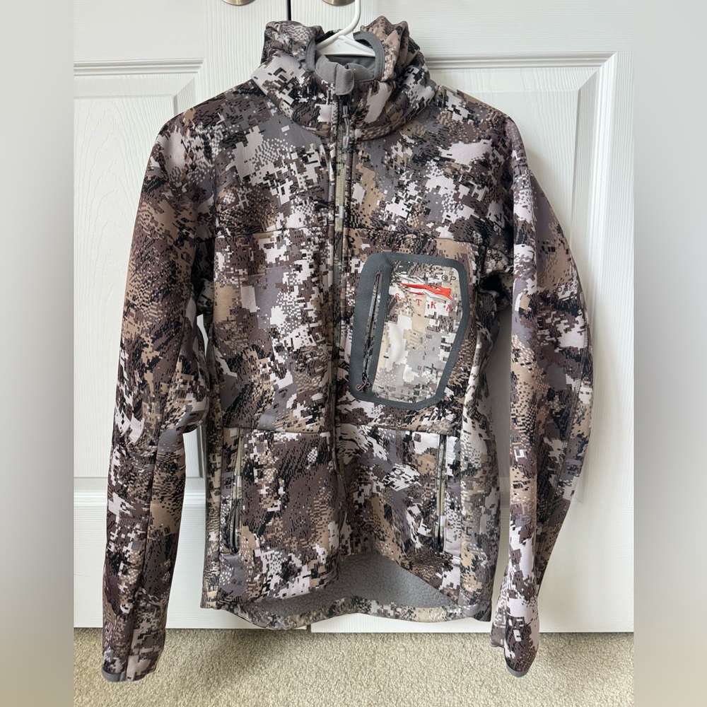 SITKA TRAVERSE HOODIE! 💚🤍🤎